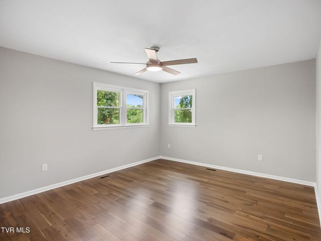 121 Northeast Hill Drive, Abingdon, VA 24210