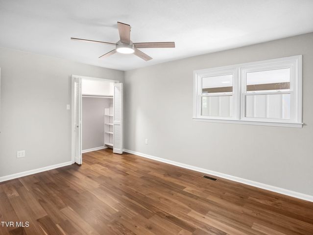121 Northeast Hill Drive, Abingdon, VA 24210