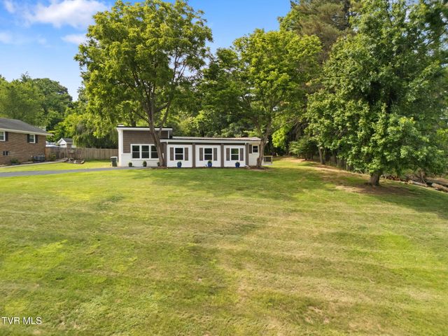 121 Northeast Hill Drive, Abingdon, VA 24210