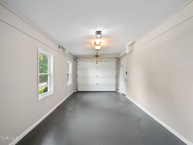 121 Northeast Hill Drive, Abingdon, VA 24210