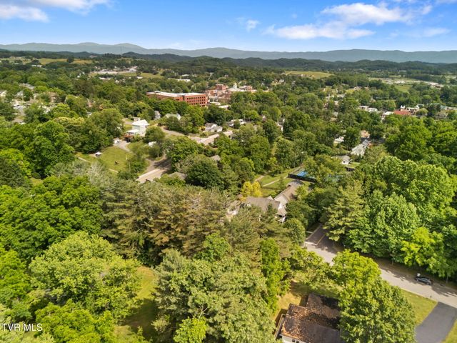 121 Northeast Hill Drive, Abingdon, VA 24210