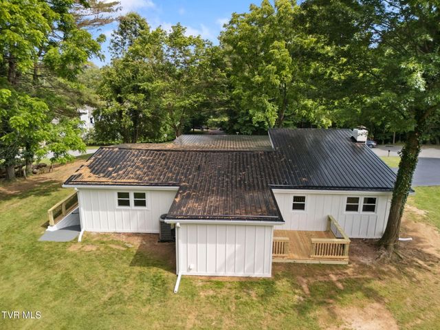 121 Northeast Hill Drive, Abingdon, VA 24210