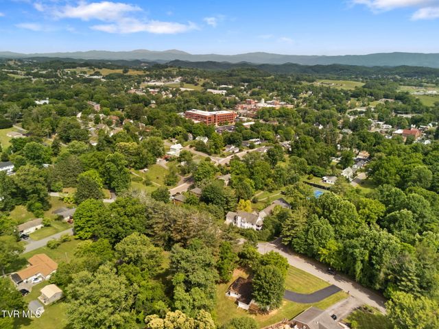 121 Northeast Hill Drive, Abingdon, VA 24210