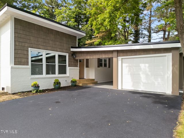 121 Northeast Hill Drive, Abingdon, VA 24210