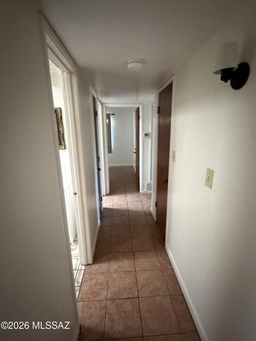 911 W Estrada, Tucson, AZ 85745