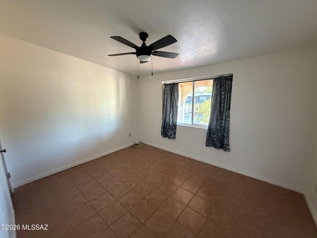 911 W Estrada, Tucson, AZ 85745