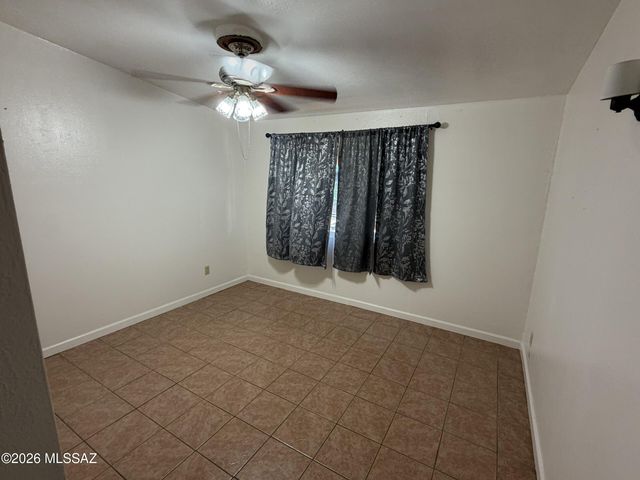 911 W Estrada, Tucson, AZ 85745