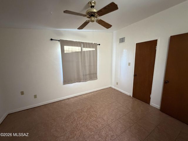 911 W Estrada, Tucson, AZ 85745
