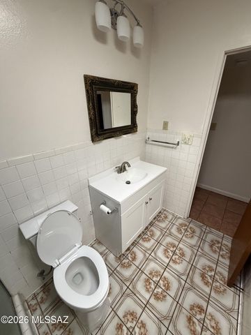 911 W Estrada, Tucson, AZ 85745