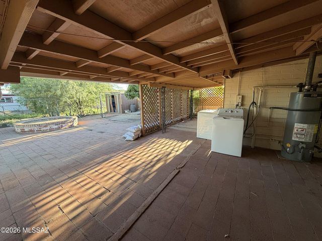 911 W Estrada, Tucson, AZ 85745