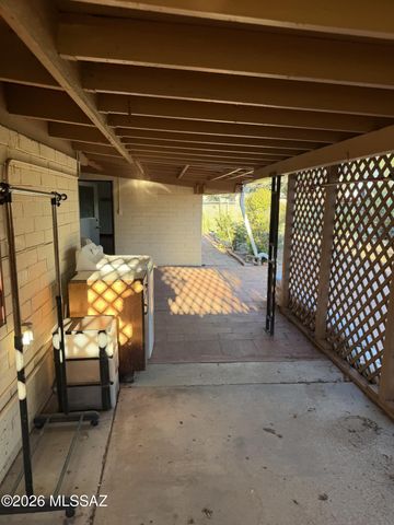 911 W Estrada, Tucson, AZ 85745