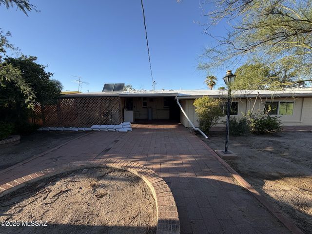 911 W Estrada, Tucson, AZ 85745