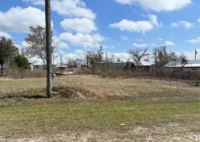 130 Cedar, Onalaska, TX 77360