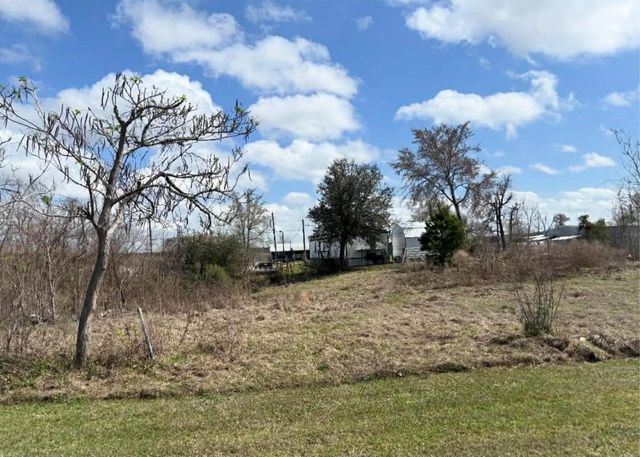 130 Cedar, Onalaska, TX 77360