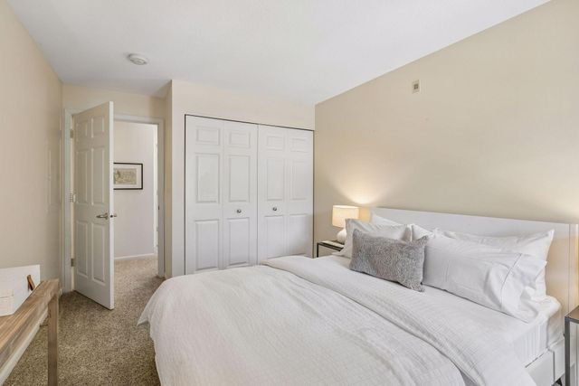 1350 Douglas Drive N 309, Golden Valley, MN 55422