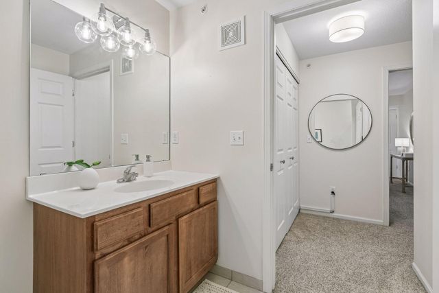 1350 Douglas Drive N 309, Golden Valley, MN 55422