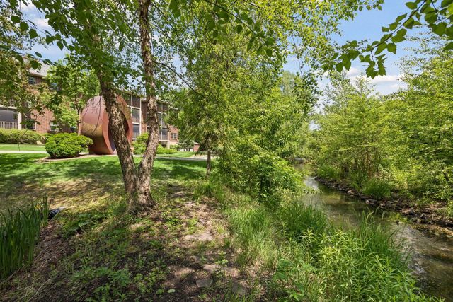 1350 Douglas Drive N 309, Golden Valley, MN 55422