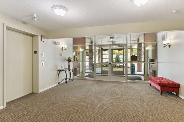 1350 Douglas Drive N 309, Golden Valley, MN 55422