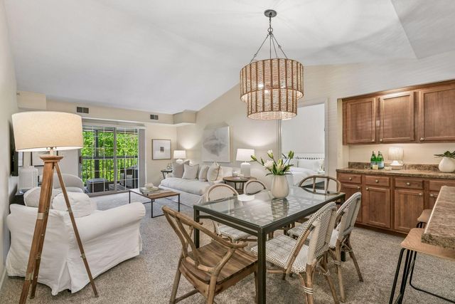 1350 Douglas Drive N 309, Golden Valley, MN 55422