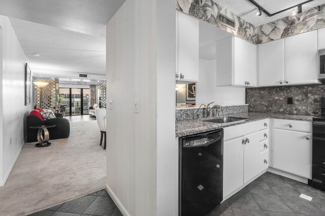 1301 Seafarer Circle 403, Jupiter, FL 33477