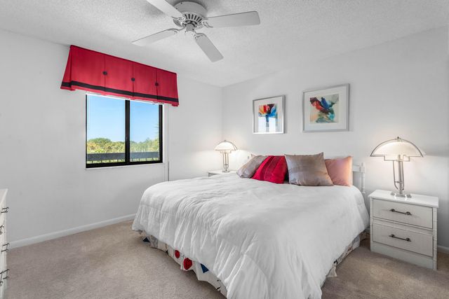 1301 Seafarer Circle 403, Jupiter, FL 33477