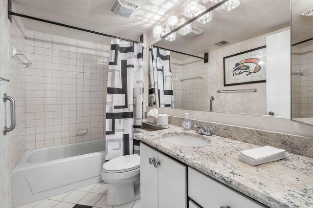 1301 Seafarer Circle 403, Jupiter, FL 33477