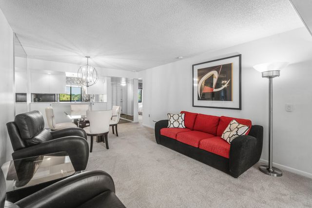 1301 Seafarer Circle 403, Jupiter, FL 33477