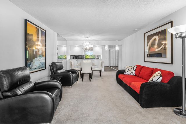 1301 Seafarer Circle 403, Jupiter, FL 33477