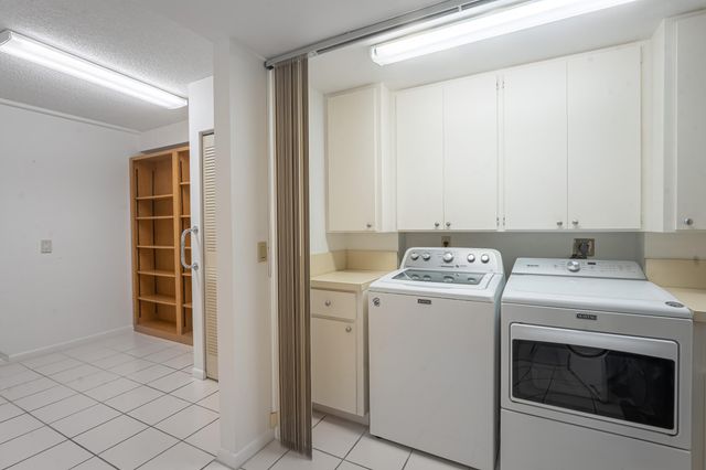 1301 Seafarer Circle 403, Jupiter, FL 33477