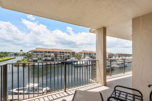 1301 Seafarer Circle 403, Jupiter, FL 33477