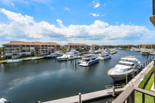 1301 Seafarer Circle 403, Jupiter, FL 33477