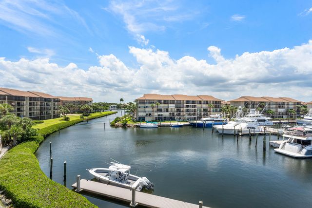 1301 Seafarer Circle 403, Jupiter, FL 33477