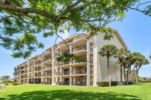 1301 Seafarer Circle 403, Jupiter, FL 33477