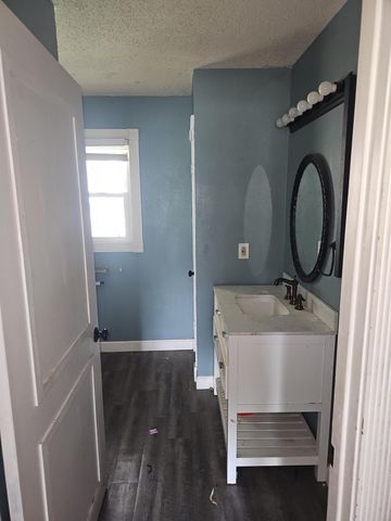 1003 E Lark Street, Ozark, MO 65721