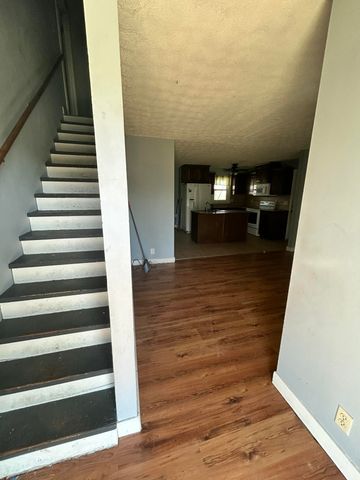 1003 E Lark Street, Ozark, MO 65721