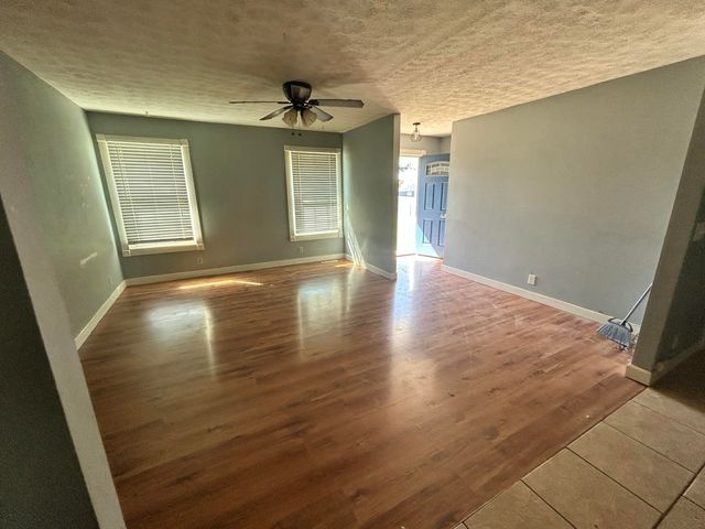 1003 E Lark Street, Ozark, MO 65721