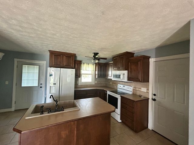 1003 E Lark Street, Ozark, MO 65721