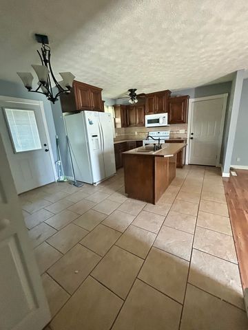 1003 E Lark Street, Ozark, MO 65721