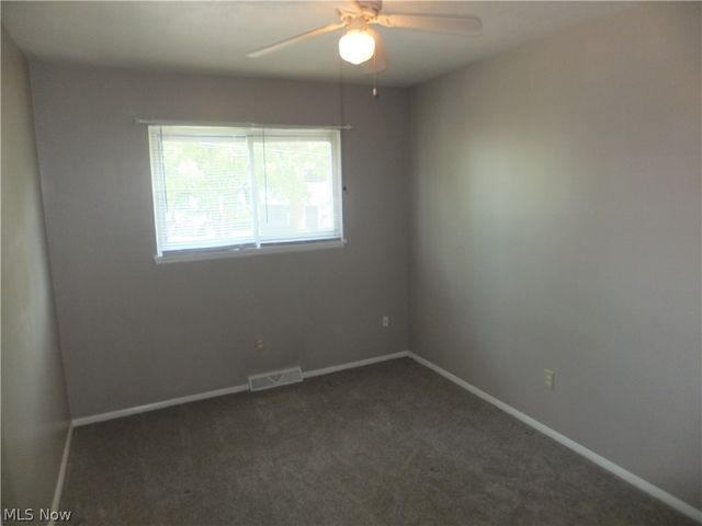 4641 E Lake Road, Sheffield Lake, OH 44054
