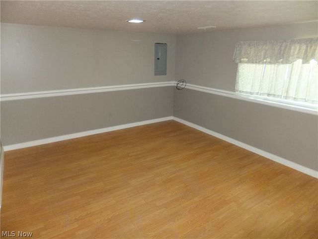 4641 E Lake Road, Sheffield Lake, OH 44054