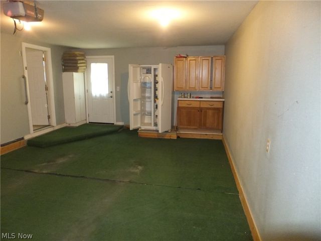 4641 E Lake Road, Sheffield Lake, OH 44054