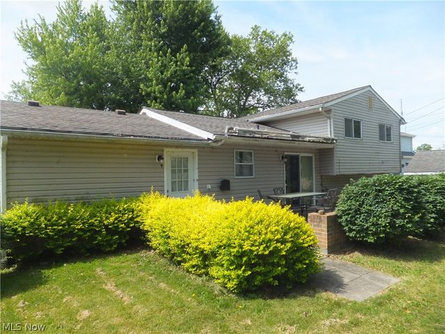 4641 E Lake Road, Sheffield Lake, OH 44054