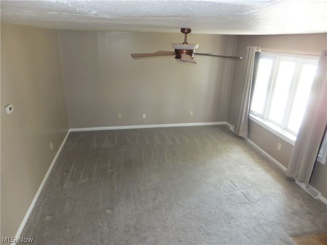 4641 E Lake Road, Sheffield Lake, OH 44054