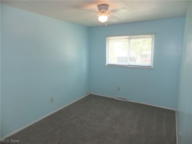 4641 E Lake Road, Sheffield Lake, OH 44054