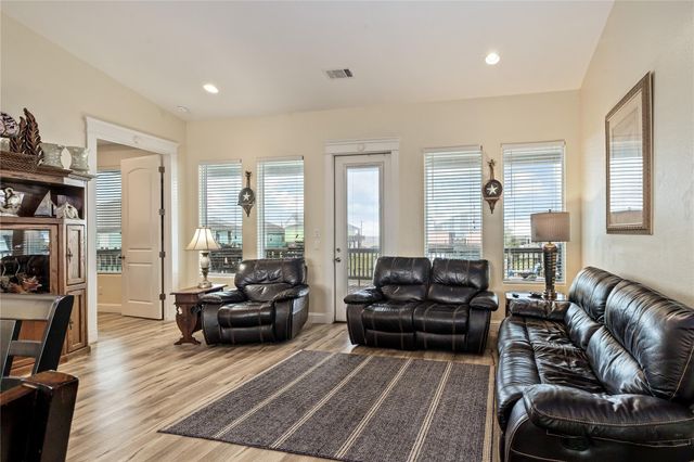2608 Breaker Drive, Port Bolivar, TX 77650