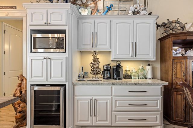2608 Breaker Drive, Port Bolivar, TX 77650