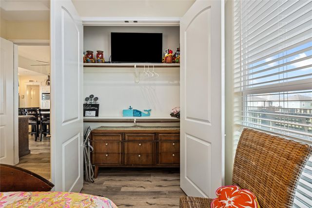 2608 Breaker Drive, Port Bolivar, TX 77650