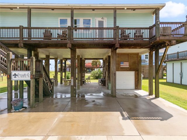 2608 Breaker Drive, Port Bolivar, TX 77650