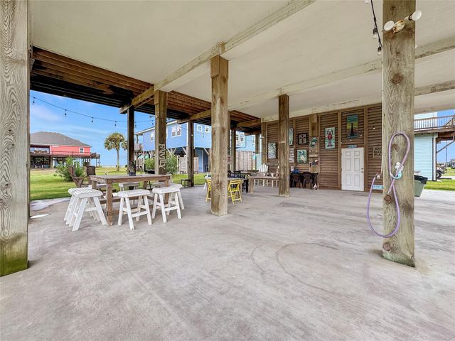 2608 Breaker Drive, Port Bolivar, TX 77650