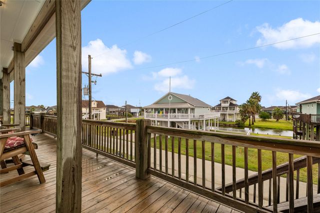 2608 Breaker Drive, Port Bolivar, TX 77650